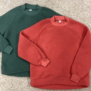 Women’s Old Navy Puffer Sweatshirts - size small - sold as a lot
